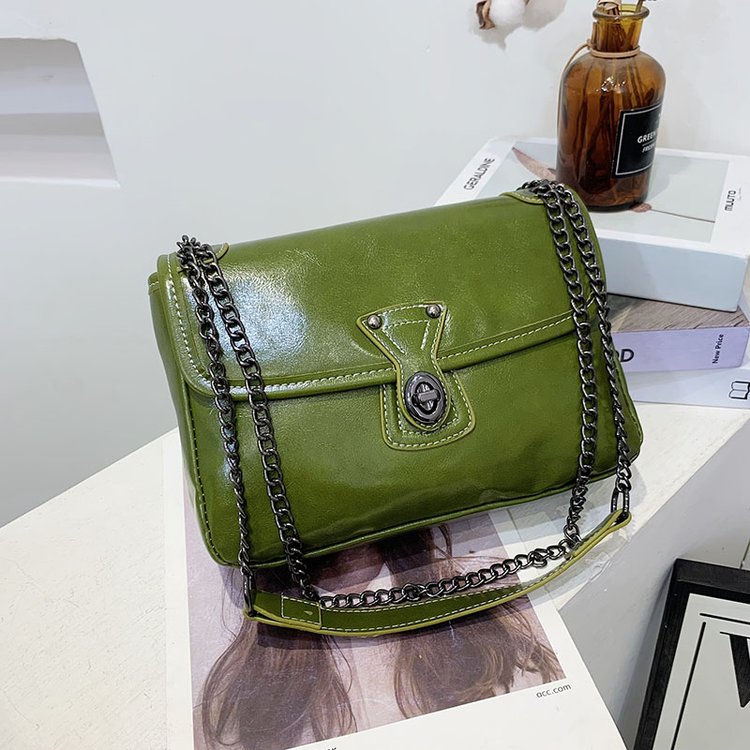 Korean version of spring and summer new hobo bag, retro oil leather shoulder bag, niche design, crossbody messenger bag, versatile armpit bag