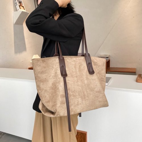 Large-capacity bag for women in autumn and winter new high-end retro tote bag frosted handbag commuter shoulder bag