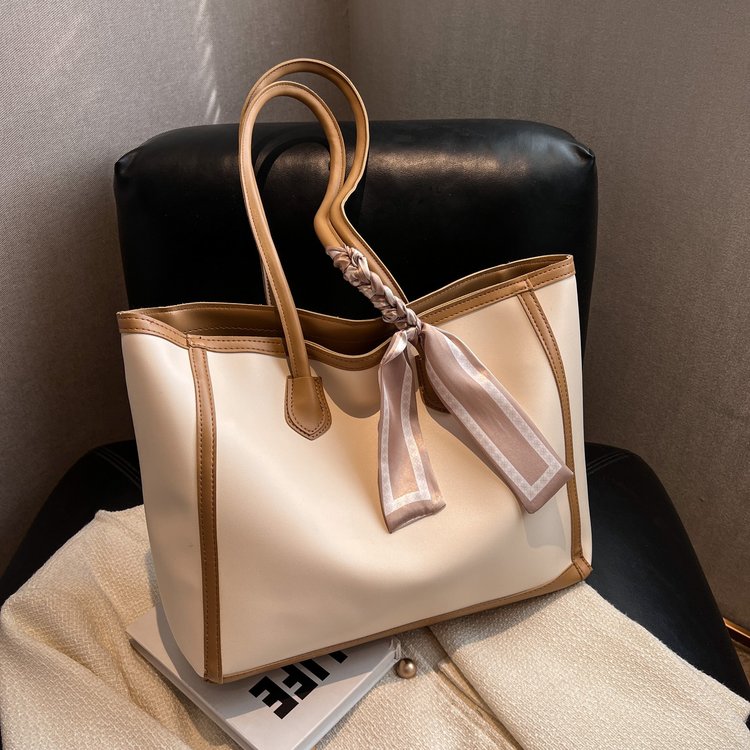High-end simple contrasting color large bag for women 2024 new versatile popular shoulder bag large capacity commuter tote bag