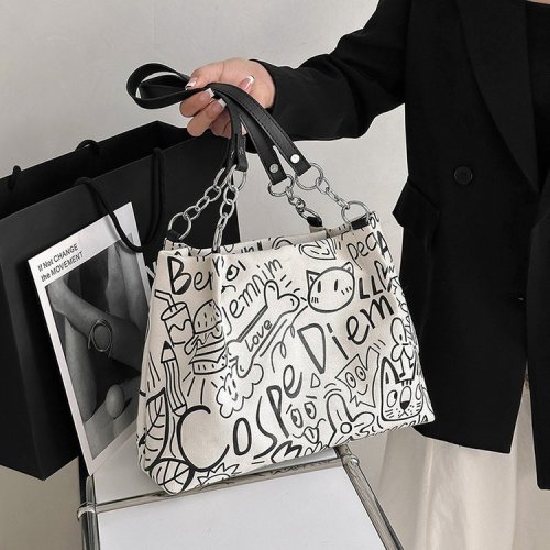 Cute Graffiti Letters Casual Tote Bag Women's Bag 2024 New Trendy Fashion Large Capacity Popular Shoulder Bag