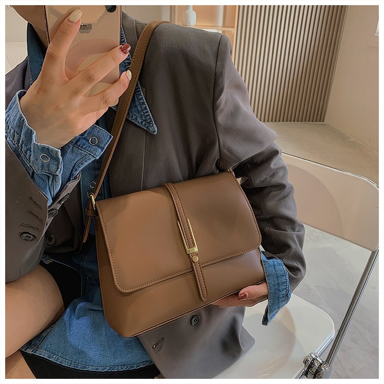 Shoulder bag for women, high-end, large-capacity, cross-body, small square bag, fashionable and versatile, commuting, simple, casual mobile phone bag for women
