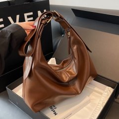 Autumn and winter retro large-capacity bag women's new popular texture versatile crossbody bag fashionable shoulder bucket bag