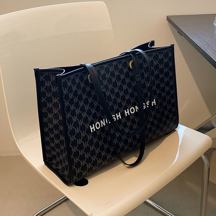 Large Capacity Bag 2024 New Women's Bag Fashion Commuting Retro All-match Shoulder Bag College Student Class Tote Bag
