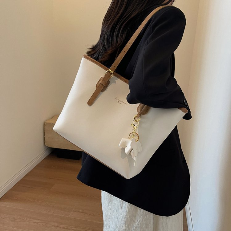 Large-capacity bag for women 2024 new trendy autumn and winter high-end shoulder bag texture ladies commuting layered tote bag