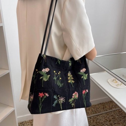 Large-capacity embroidered tote bag for women 2024 spring and summer new niche canvas embroidered shoulder bag commuter bucket bag