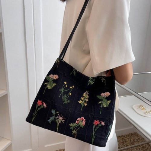 Large-capacity embroidered tote bag for women 2024 spring and summer new niche canvas embroidered shoulder bag commuter bucket bag