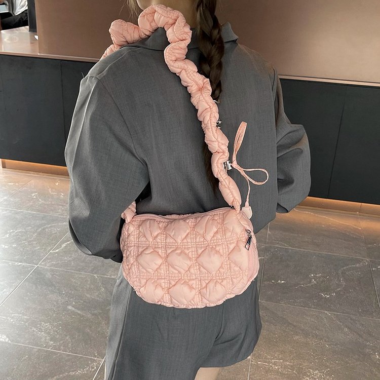 Dumpling bag niche versatile cloud pleated bag women's large capacity lightweight down shoulder bag crossbody bag