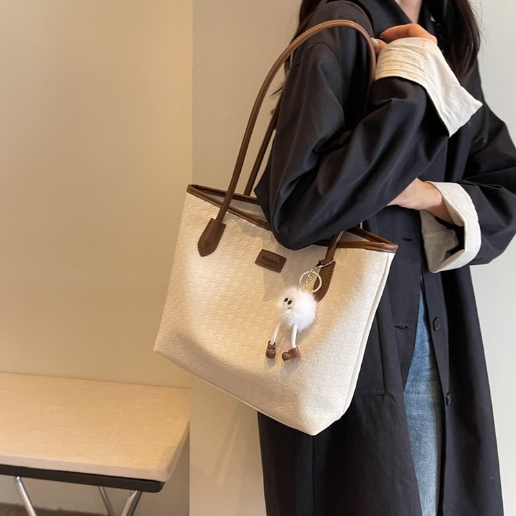 Retro high-end large-capacity bag 2024 new fashion commuter shoulder handbag casual popular tote bag
