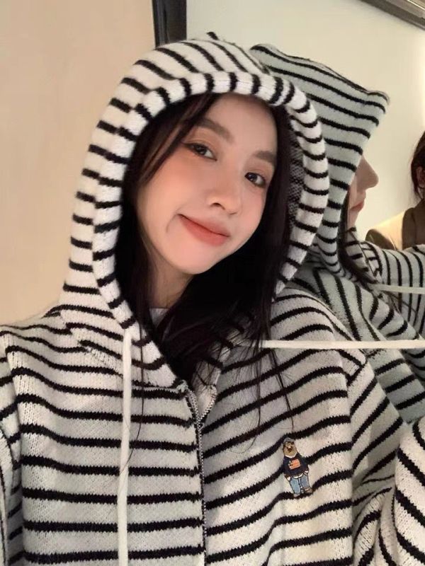 College style striped hooded sweater zipper jacket for women autumn and winter bear embroidery Korean style casual knitted cardigan