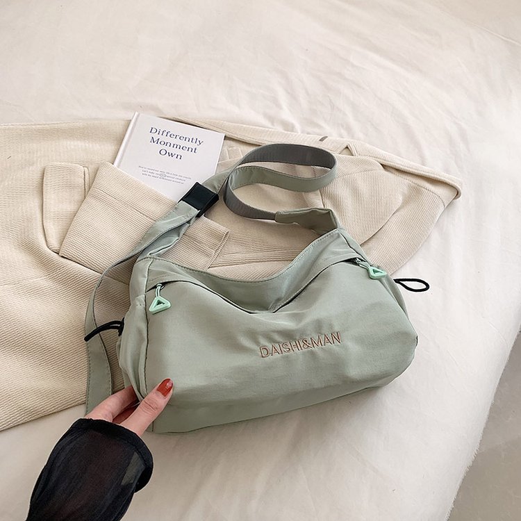 Large-capacity handbag women's new casual Oxford woven tote bag niche fashion simple trendy armpit bag