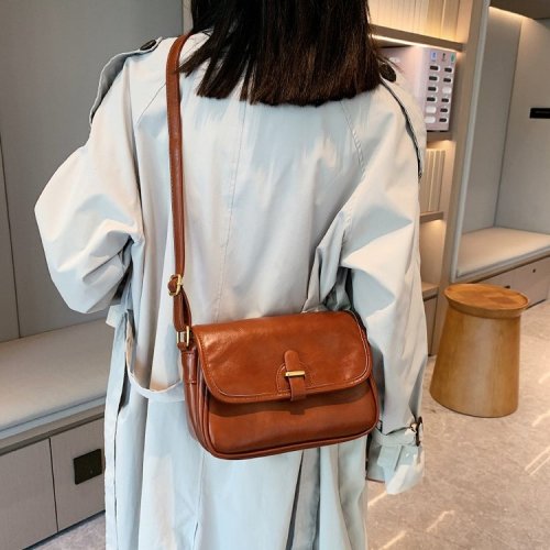 Simple commuter crossbody bag for women 2024 new versatile niche design fashionable women's bag texture ins shoulder bag