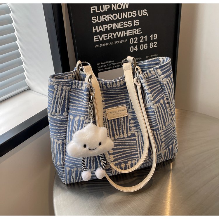 Fashionable large-capacity class armpit tote bag commuting large bag for women 2024 autumn new casual lightweight shoulder bag