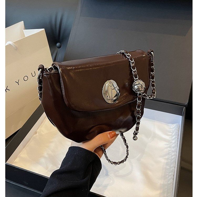Design texture retro niche bag women's 2024 new trendy fashion versatile chain crossbody bag super popular small square bag
