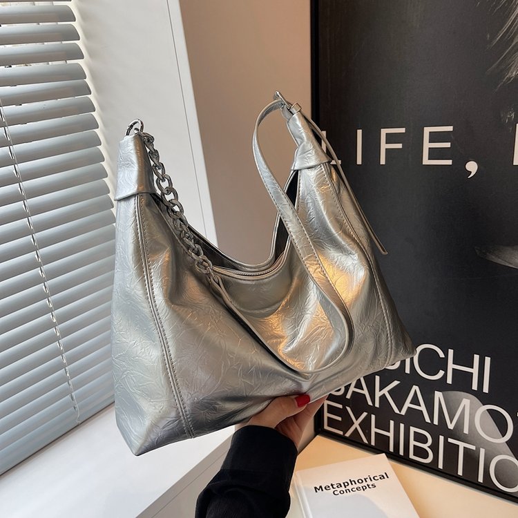 Summer large-capacity commuting high-end silver tote bag for women 2024 new high-end niche chain crossbody