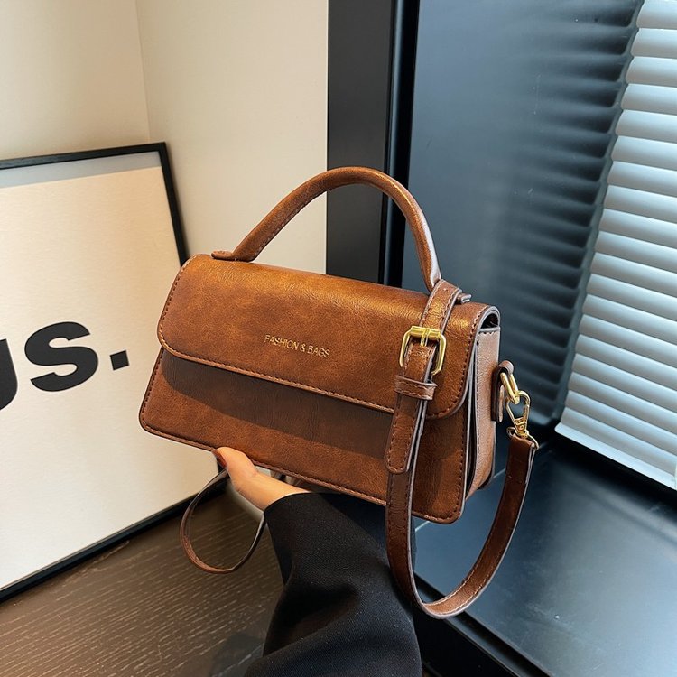 Retro small bag for women, new trendy autumn and winter single shoulder crossbody bag, handheld small square bag