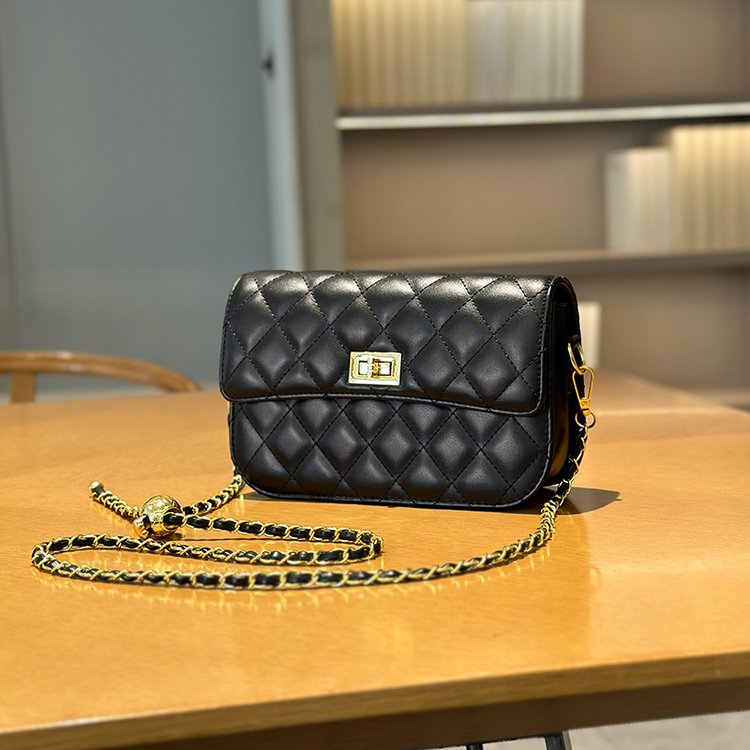 Small bag for women 2024 spring and summer new fashion lock crossbody bag women's bag western style rhombus chain shoulder small square bag