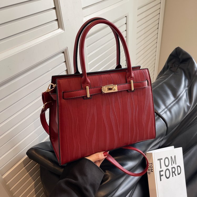 High-end sense bag women's large capacity 2024 new bridesmaid bag wedding bag portable shoulder bag red wedding bridal bag
