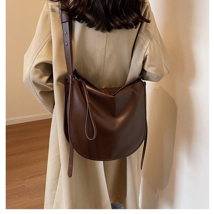 Genuine leather retro tote bag women's large capacity 2024 new autumn and winter high-end niche work and commuting crossbody large bag