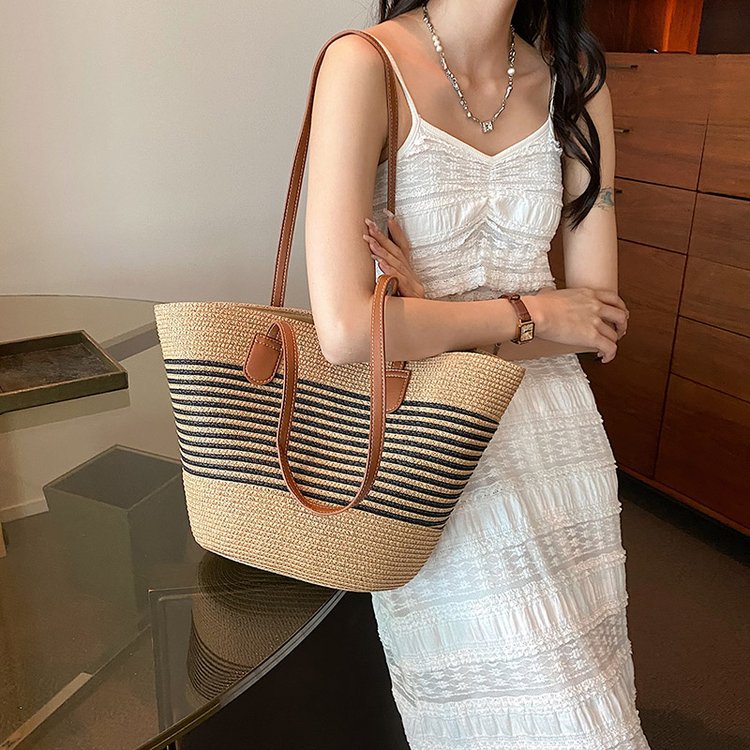 Straw bag women's bag 2024 new autumn and winter seaside tote bag women's large capacity woven shoulder bag rattan straw bag