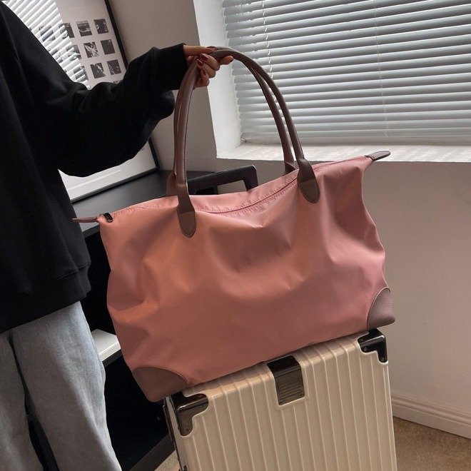 Korean large-capacity Oxford cloth waterproof commuting shoulder tote large short-distance travel bag lightweight portable luggage bag