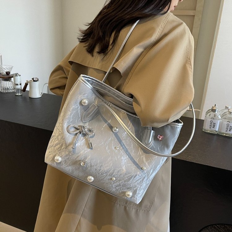 High-end bow bag for women 2024 new class commuter bag popular shoulder bag large capacity tote bag