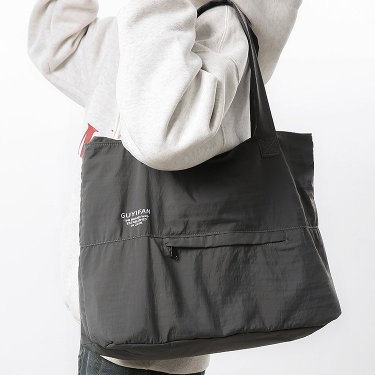 Cross-border Korean version large-capacity tote bag for women 2024 new simple nylon class bag casual retro shoulder bag for men