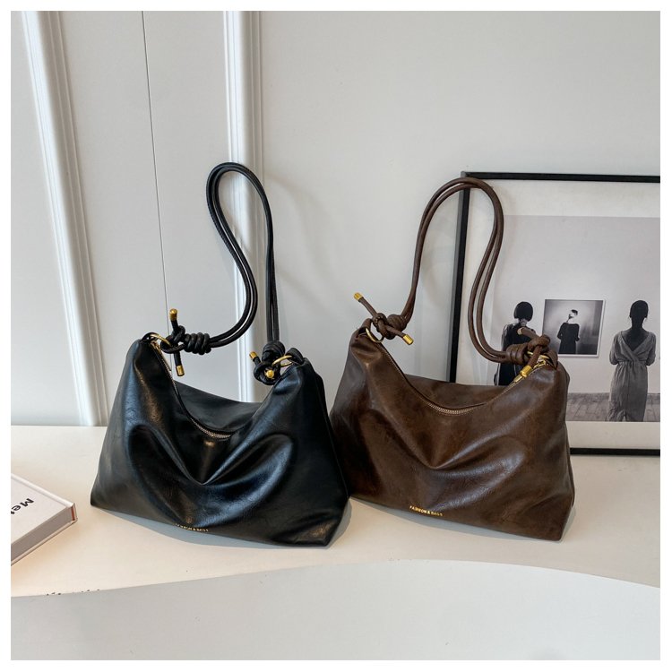 High-end large-capacity bag for women 2024 new trendy fashion retro one-shoulder crossbody bag simple commuter tote bag