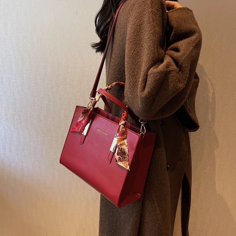 Wedding bag 2024 high-end small bag women's bag autumn and winter new fashion bridesmaid bag handbag red wedding bridal bag