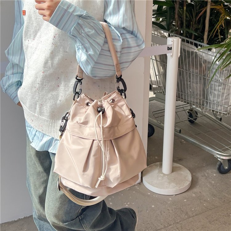 Trendy bags for women, versatile new style, fashionable and casual, large-capacity Oxford cloth hand-held drawstring shoulder crossbody bucket bag