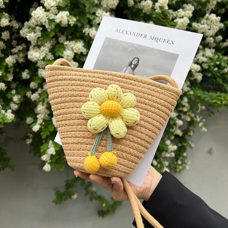 Casual bag for women spring and summer new fashion trend bucket mobile phone bag sweet and cute flower crossbody bag
