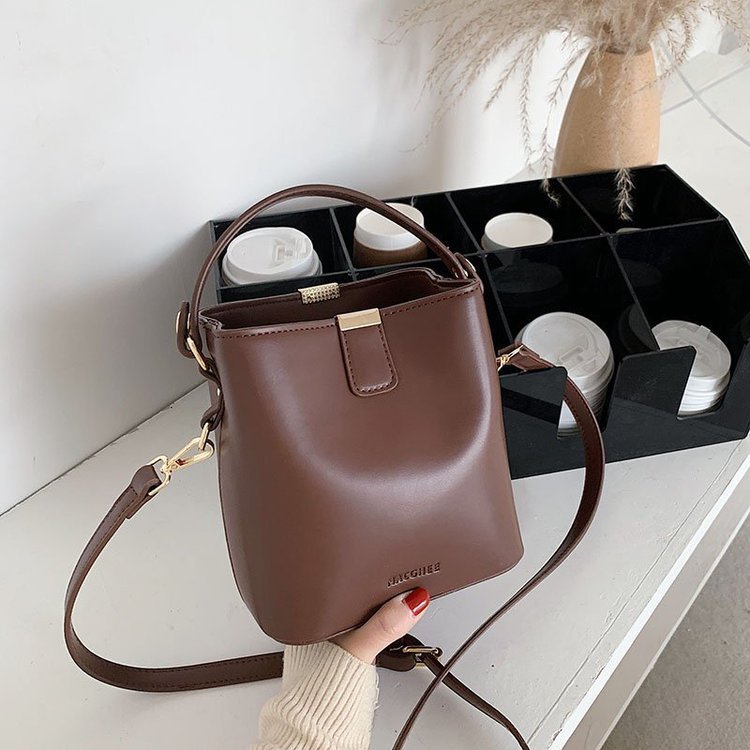 High-end niche bag for women 2024 new style 2024 single shoulder crossbody bag for women working small bag bucket bag soft