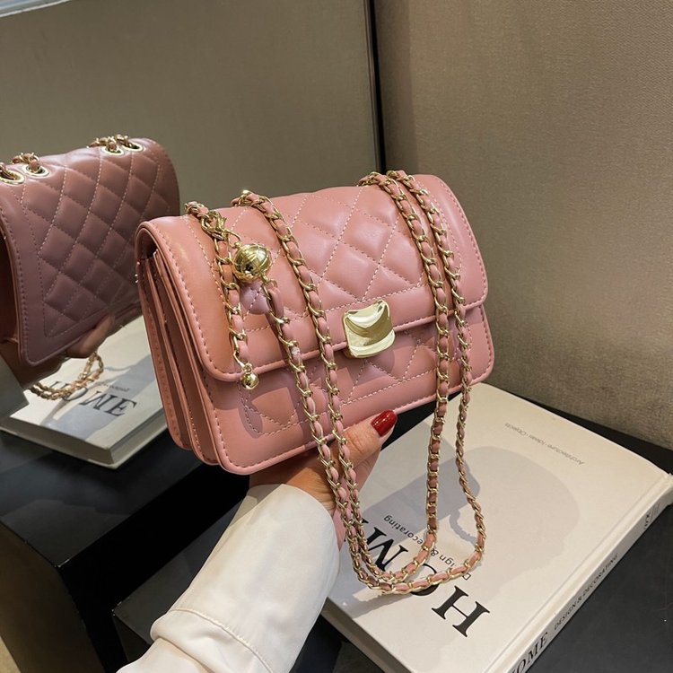 New high-end small bags for women, this year's popular autumn and winter versatile rhombus chain bags, popular cross-body bags