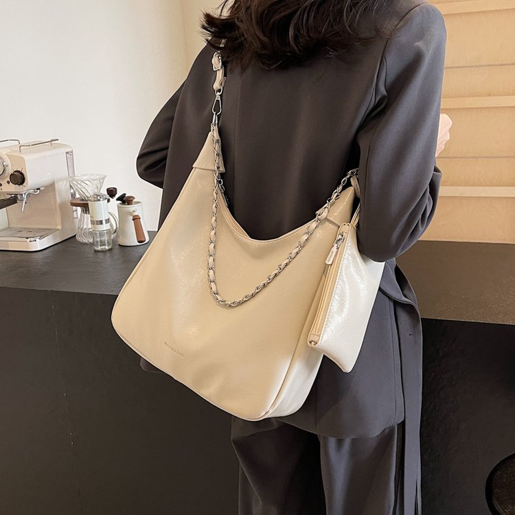 Large-capacity versatile commuter bag for women 2024 new high-end trendy tote bag casual fashion shoulder bag