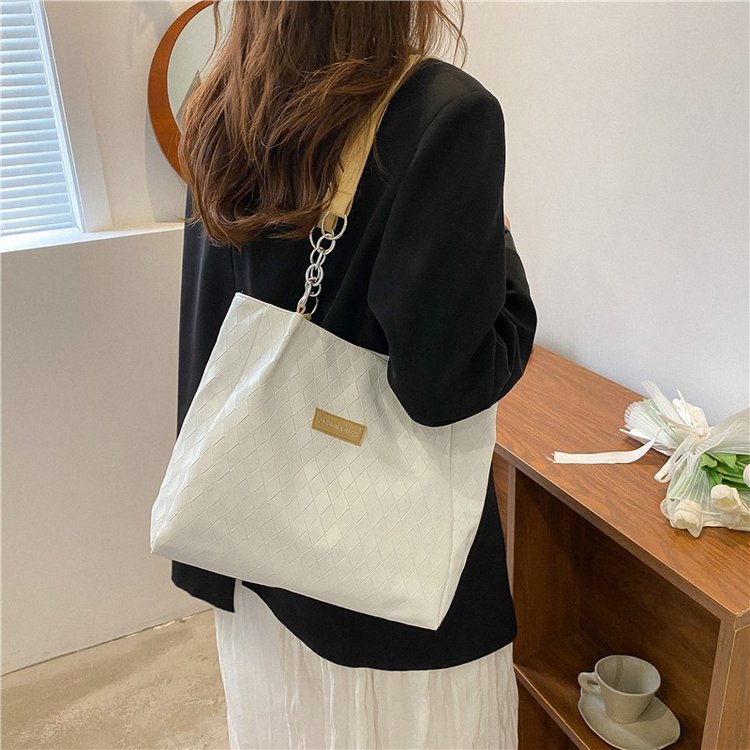 Large-capacity bag for women, versatile new summer shoulder bag, popular style this year's popular commuter tote bag