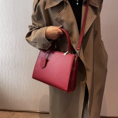 Wedding bag high-end red envelope niche bag women's 2024 new autumn and winter bridesmaid bag portable red wedding bridal bag