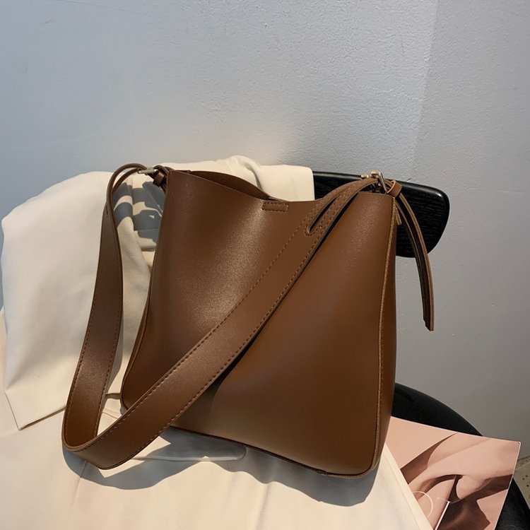 Trendy brand large-capacity women's bag new versatile wideband crossbody bag fashionable shoulder bucket bag mobile phone