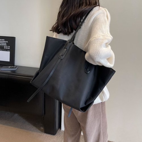 Commuting tote bag large capacity large bag women's bag retro texture versatile simple new ins trend shoulder bag