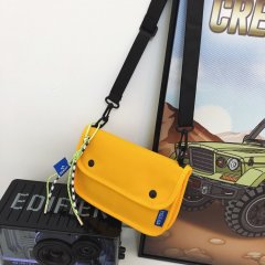 Trendy and cool casual crossbody bag, men's and women's workwear, college student mobile phone bag, light and fashionable shoulder bag, Harajuku style student