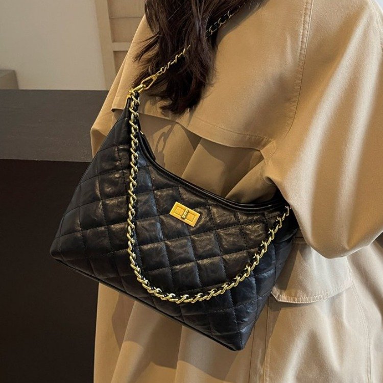 Small fragrant style rhombus chain armpit bag women's 2024 new trendy black single shoulder crossbody bag hobo bag