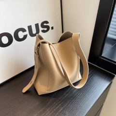 Bag women's retro commuter versatile crossbody bag fashionable bucket bag autumn new versatile large capacity shoulder bag