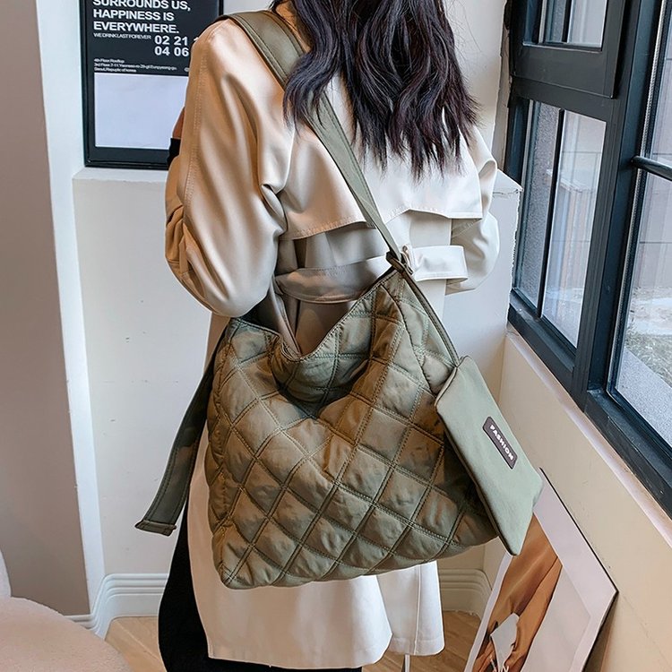 Winter Cotton Clothes Bag 2024 New Fashion Versatile Literary Lightweight Tote Bag Student Class Bag Casual Crossbody Bag