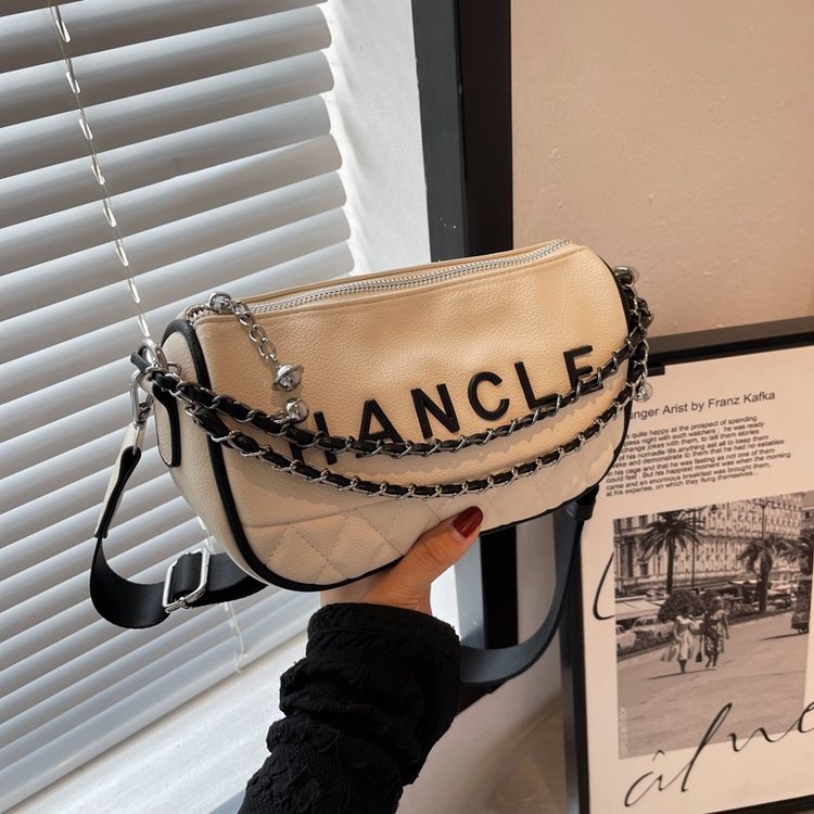Casual internet celebrity bag women's new winter fashion chain portable shoulder bag high-end fashion crossbody bag