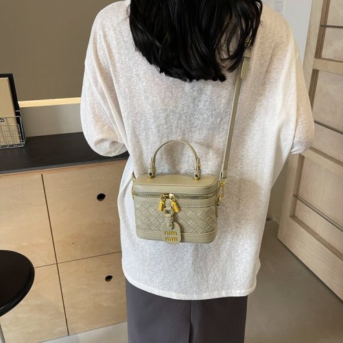 Summer Versatile 2024 New Small Square Bag Handheld Box Bag Western Style One Shoulder Trendy Fashion Crossbody Bag