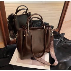 Retro handbag women's 2024 new bucket bag large capacity single shoulder crossbody bag commuter bag