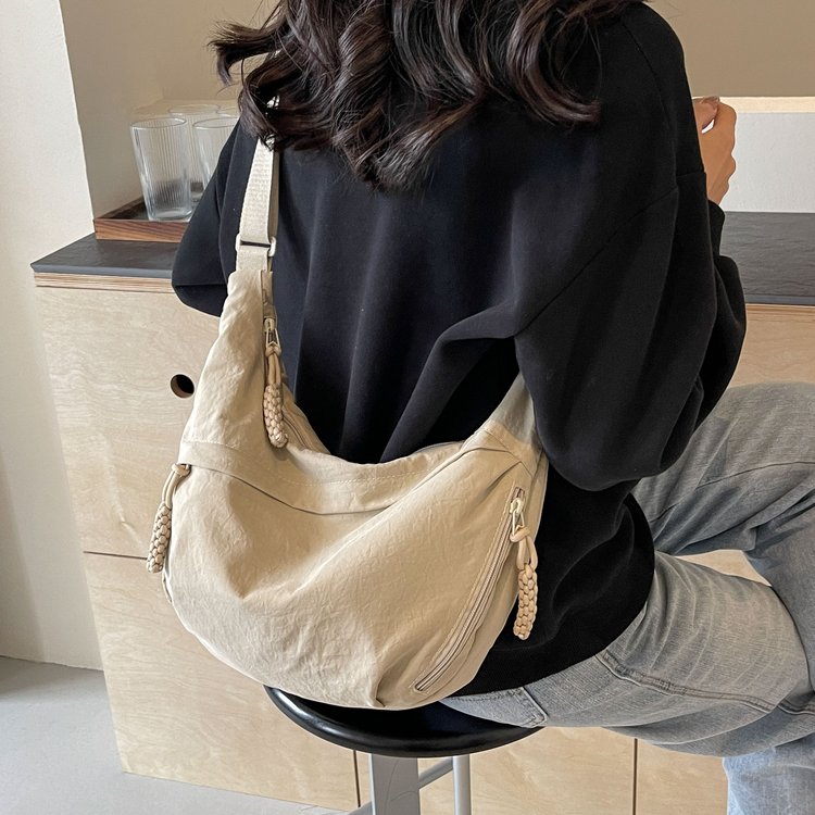 Fashionable cloth bag for female students attending class, nylon cloth crossbody bag, large capacity shoulder bag, Japanese travel dumpling bag