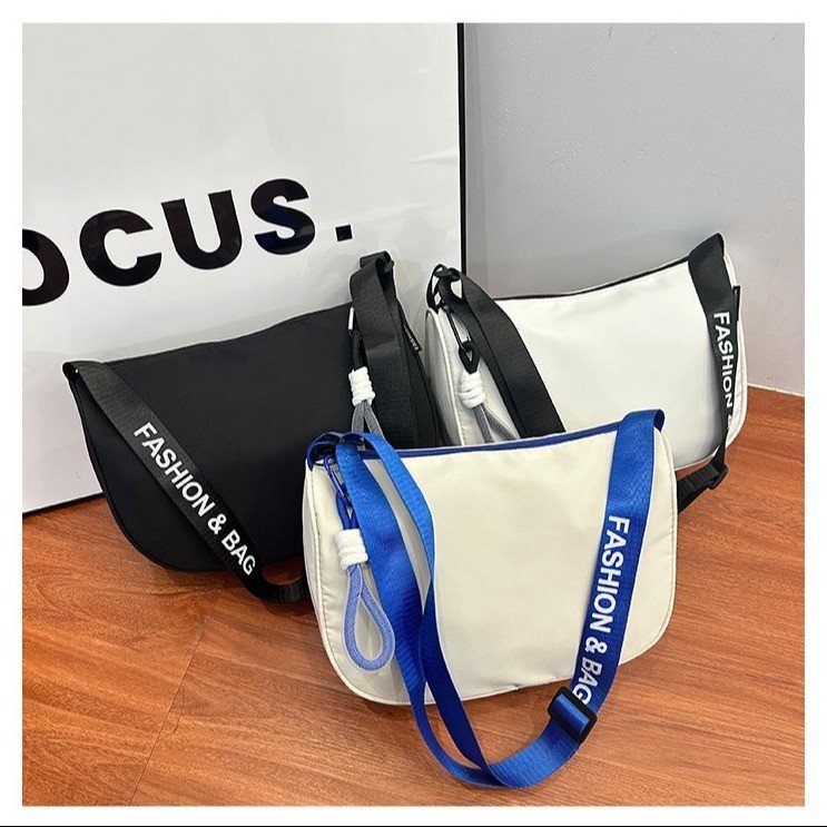 Waterproof Oxford cloth large-capacity dumpling bag crossbody bag women's niche new versatile casual sports style shoulder bag trendy