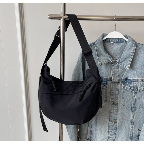 Large-capacity bag women's new shoulder bag casual Korean version solid color crossbody bag trendy student nylon dumpling bag