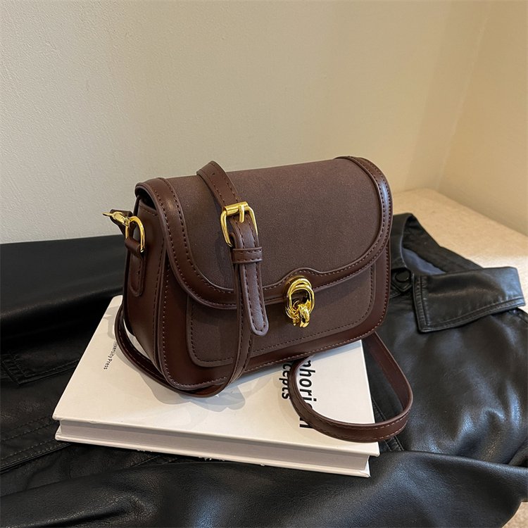 New bags for women in autumn and winter, versatile fashion, retro niche design, single shoulder crossbody bag, popular small square bag