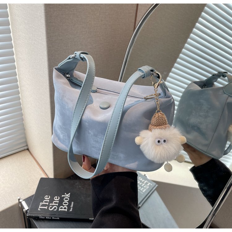 Textured bags for women 2024 spring and summer new fashion and sweet armpit bags for students attending classes and commuting single shoulder crossbody bags