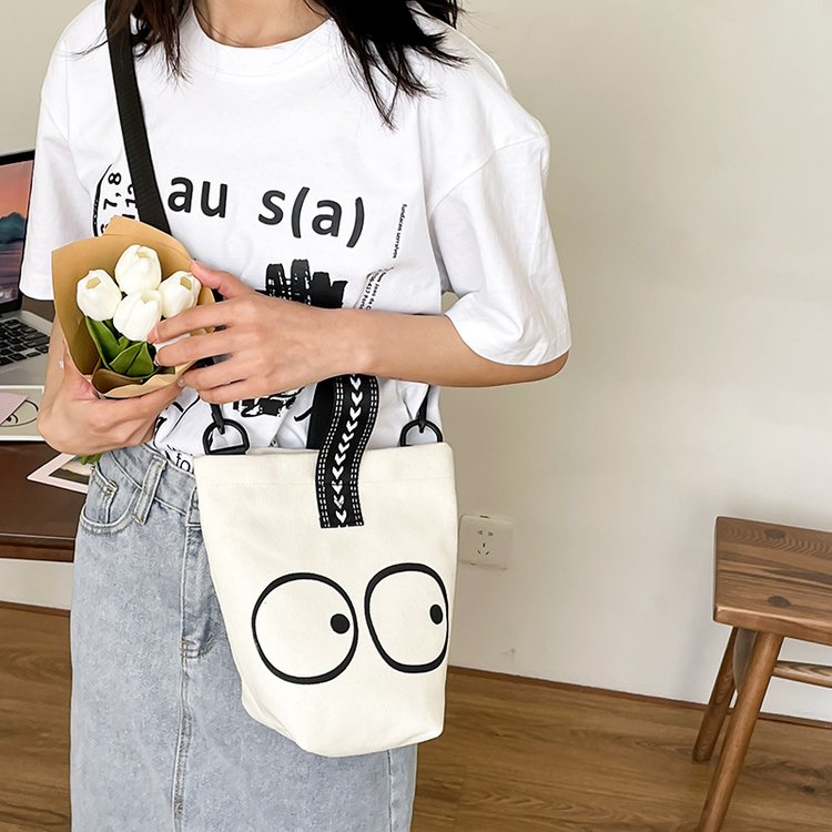2024 Fashionable Funny Canvas Small Bag for Women Cute Lunch Messenger Bag Fashion Handbag Bag for Women Shoulder Small Bag